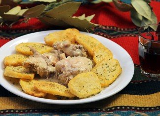 meat with potato chips
